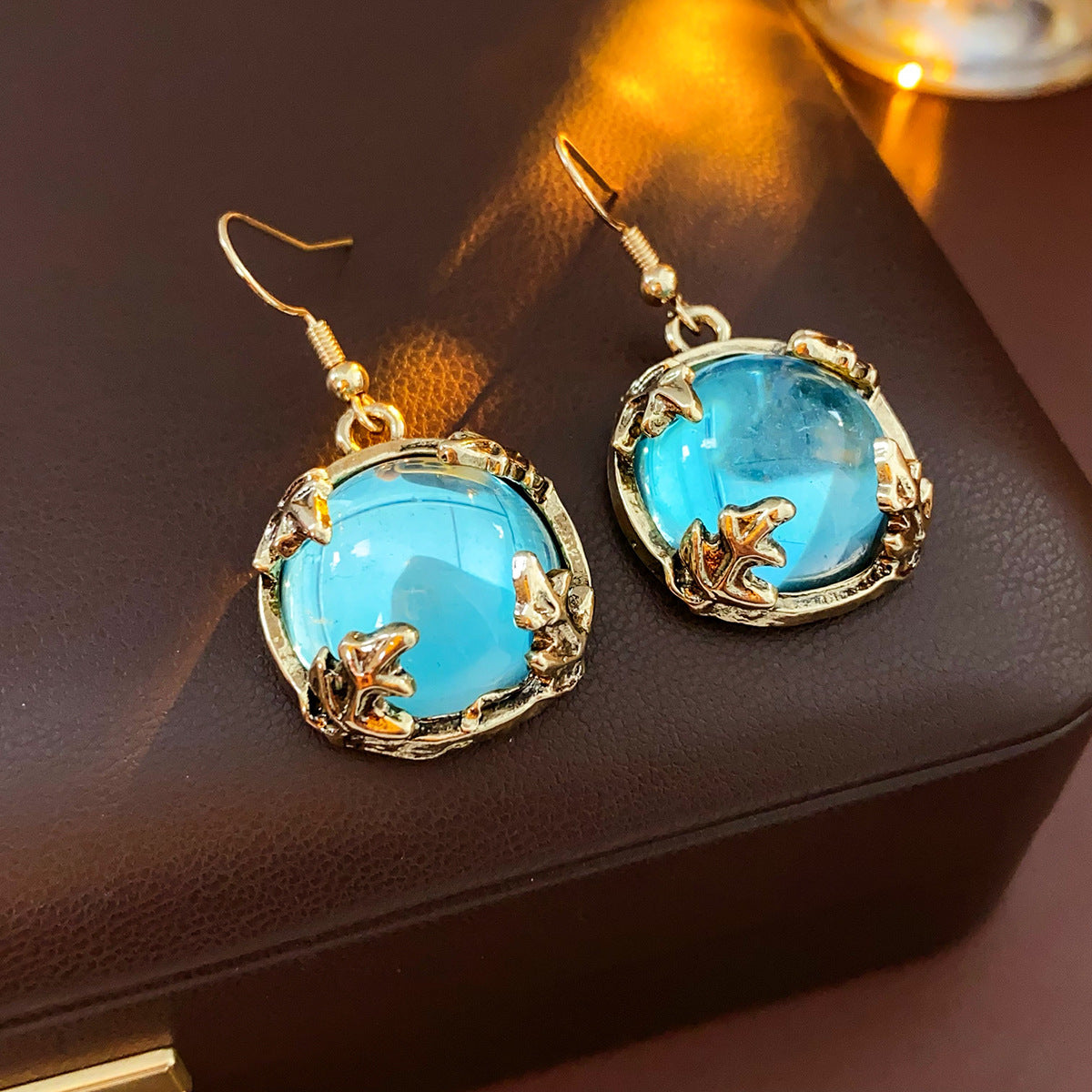 Women's Sier Needle Zircon Spiral Texture Retro Pendants