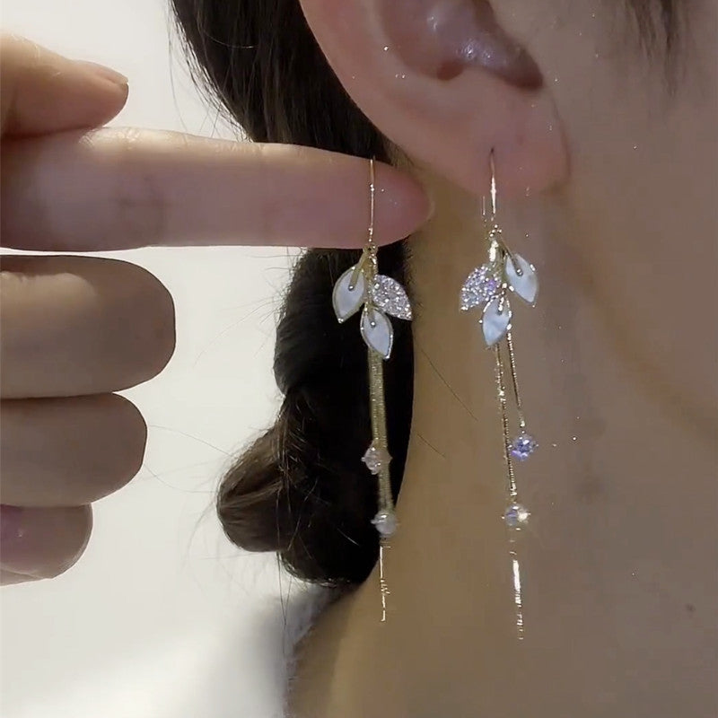 Rhinestone Leaves Tassel Niche Design Long Female Korean Earrings