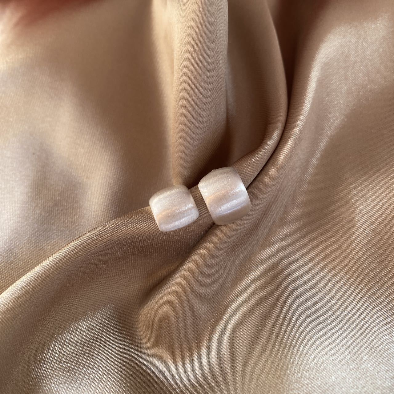 Women's Metal Simplicity Geometric Cold Style High-grade Light Luxury Earrings