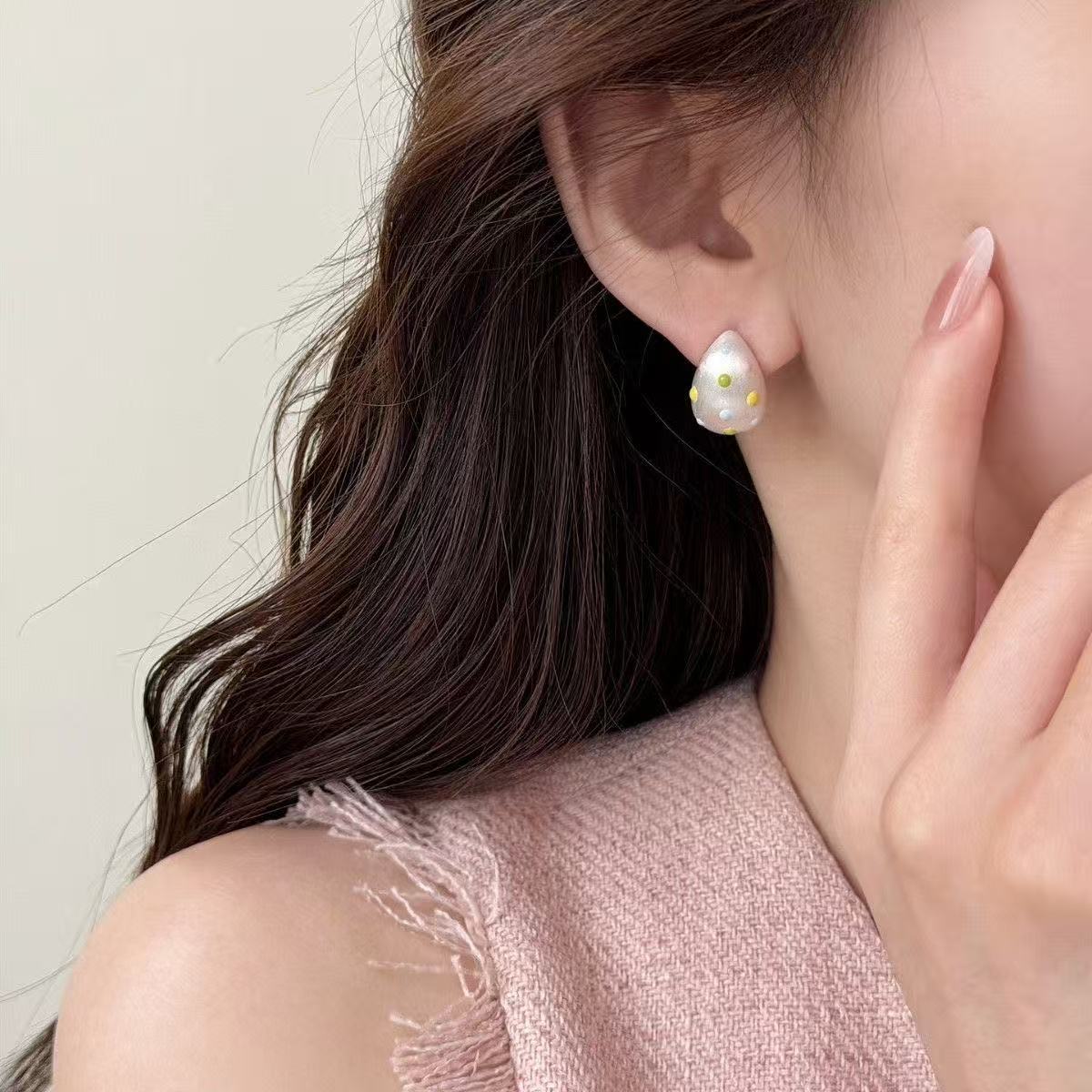 Polka-dot Lined Sier Bean-shaped Niche Sweet Earrings