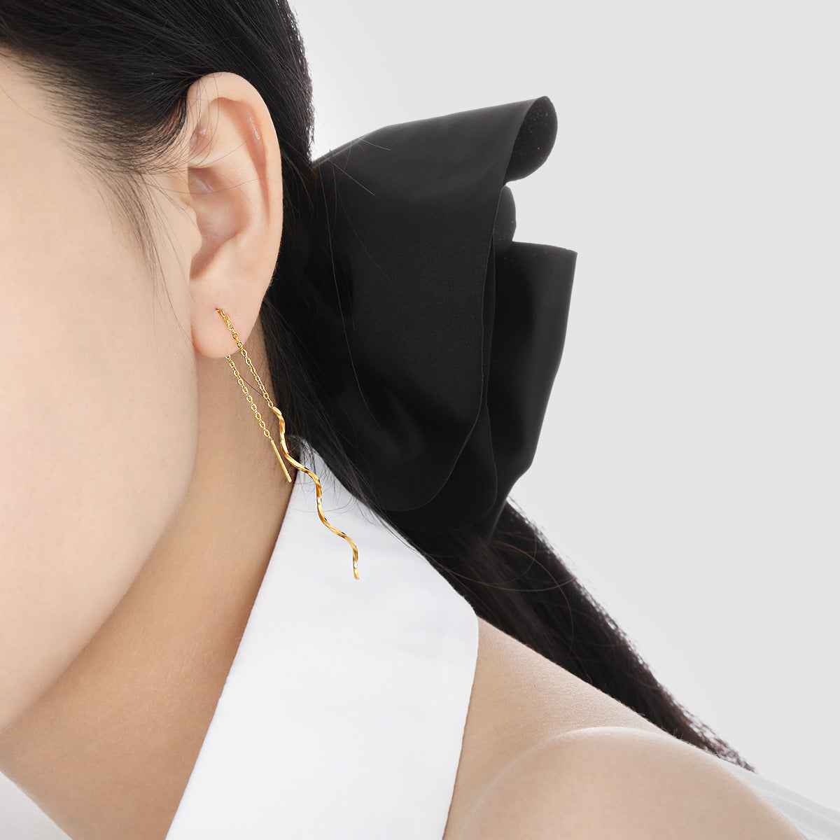 Simple Long Wave Twisted Fashion Unique Gold-plated Titanium Earrings