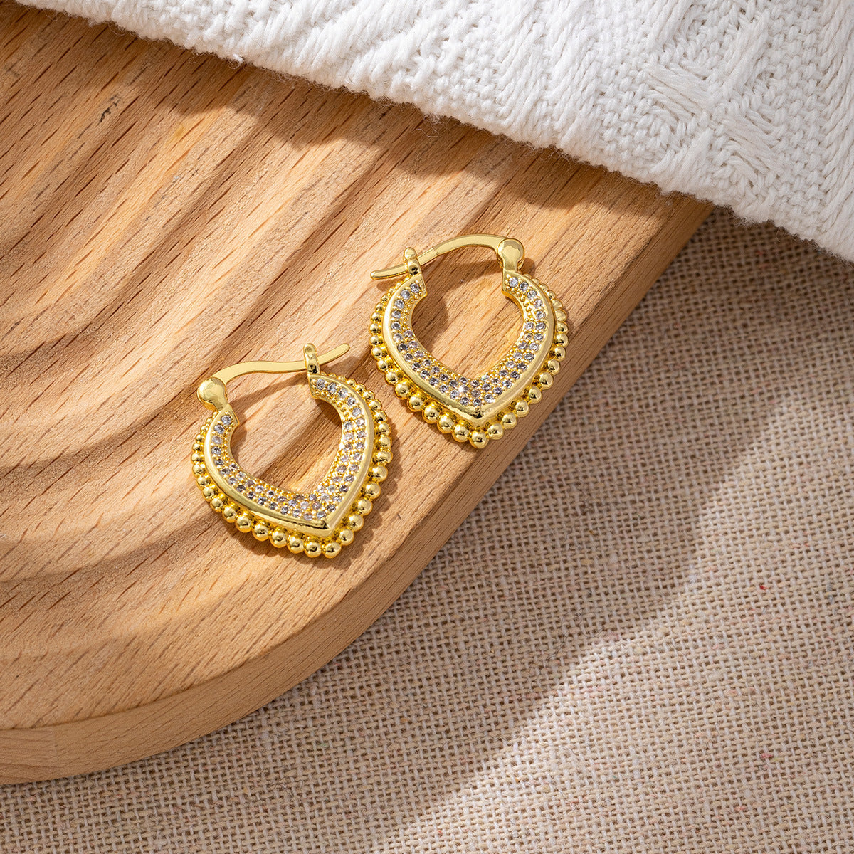Classic Style Gold-plated Clover Clip High-grade Zircon Ear Buckle