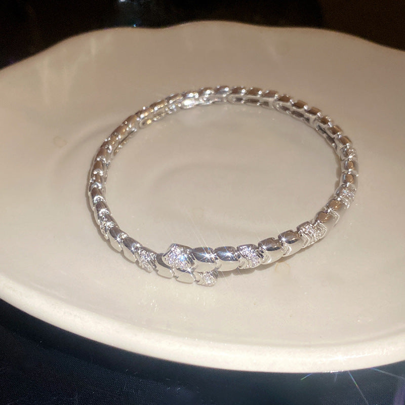 Women's Oval Leaf Small Fresh Gentle Temperament Light Luxury High Sense Bracelet