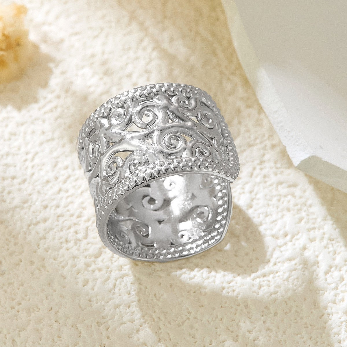 Stainless Steel Irregular Line Love Heart-shaped High-grade Ring