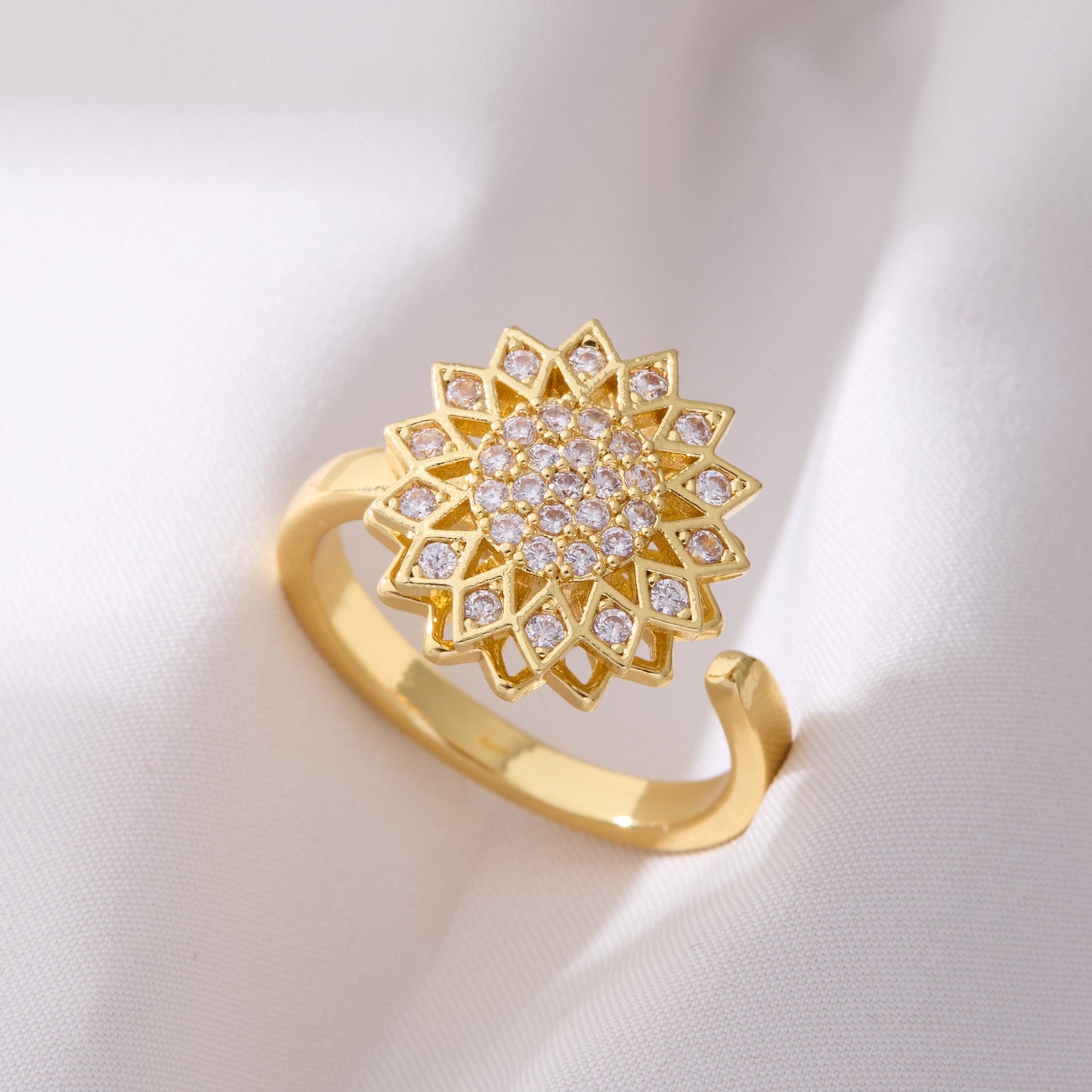 Valentine's Day Gift Flower Zircon Rotatable Ring