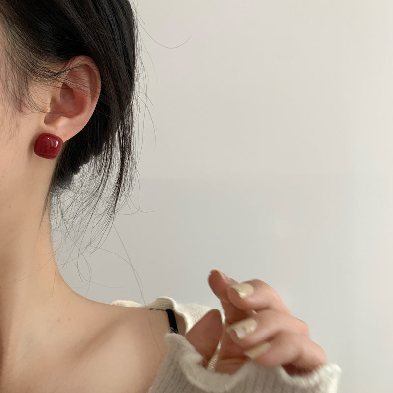Women's Square Sugar Simple Exquisite Solid Color Geometric Style Temperament Toffee Stud Earrings