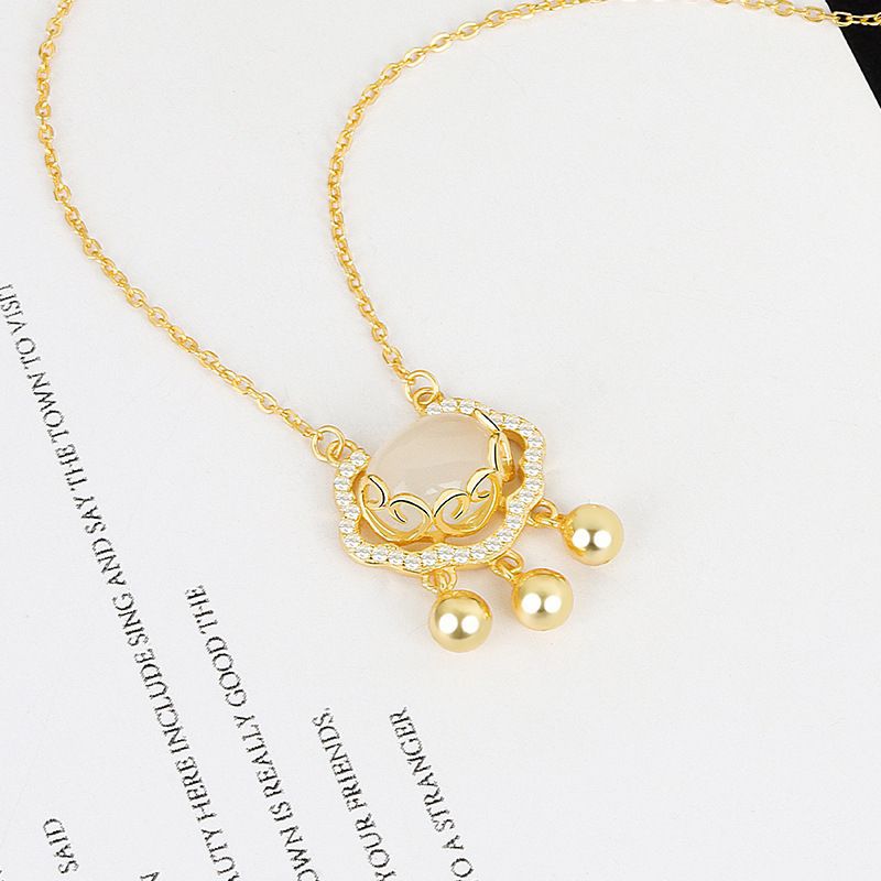 Women's Luxury Minority White Chalcedony Safety Lock Necklaces