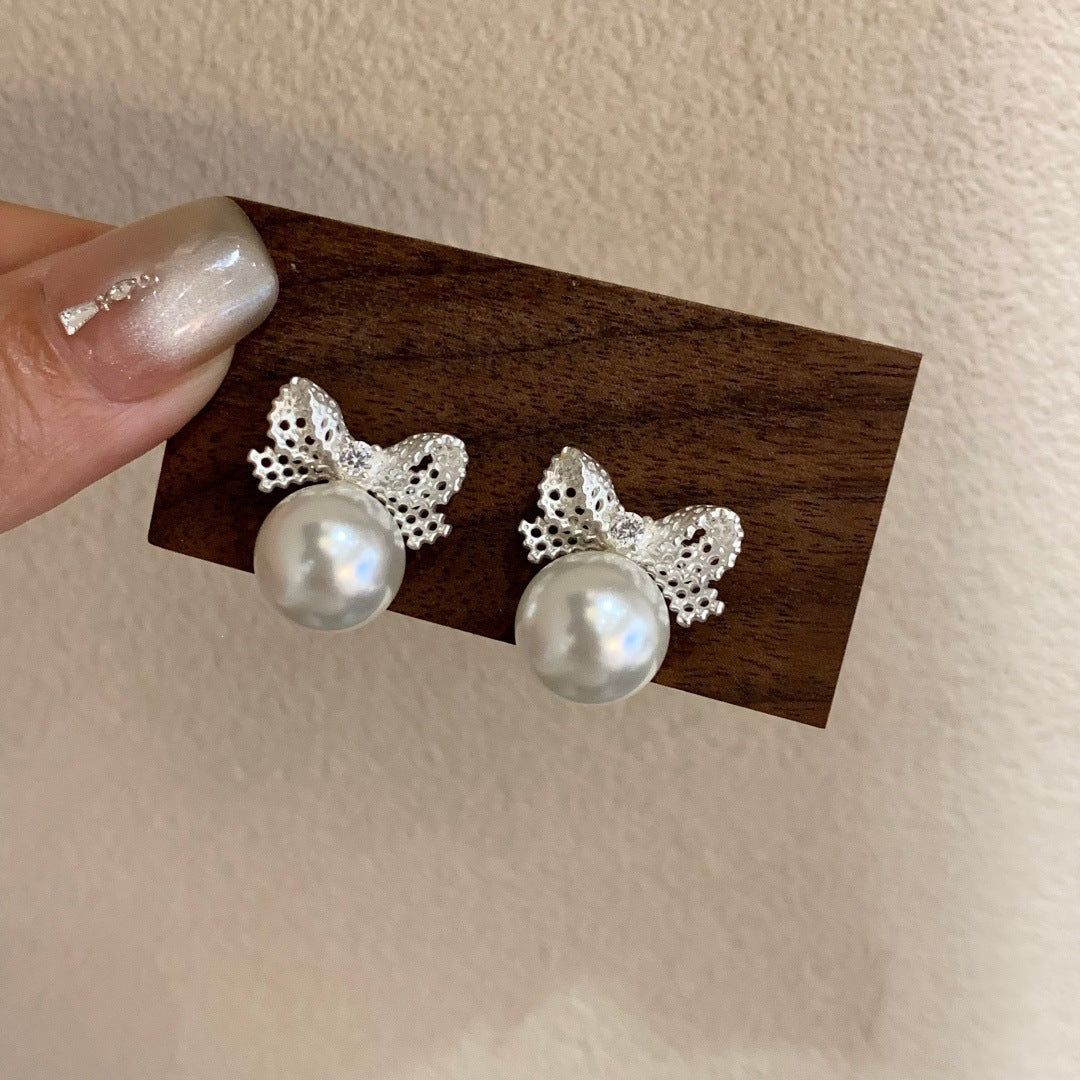 Women's Gentle Lace Bow Pearl Exquisite Light Luxury Minority Unique Beautiful Stud Earrings