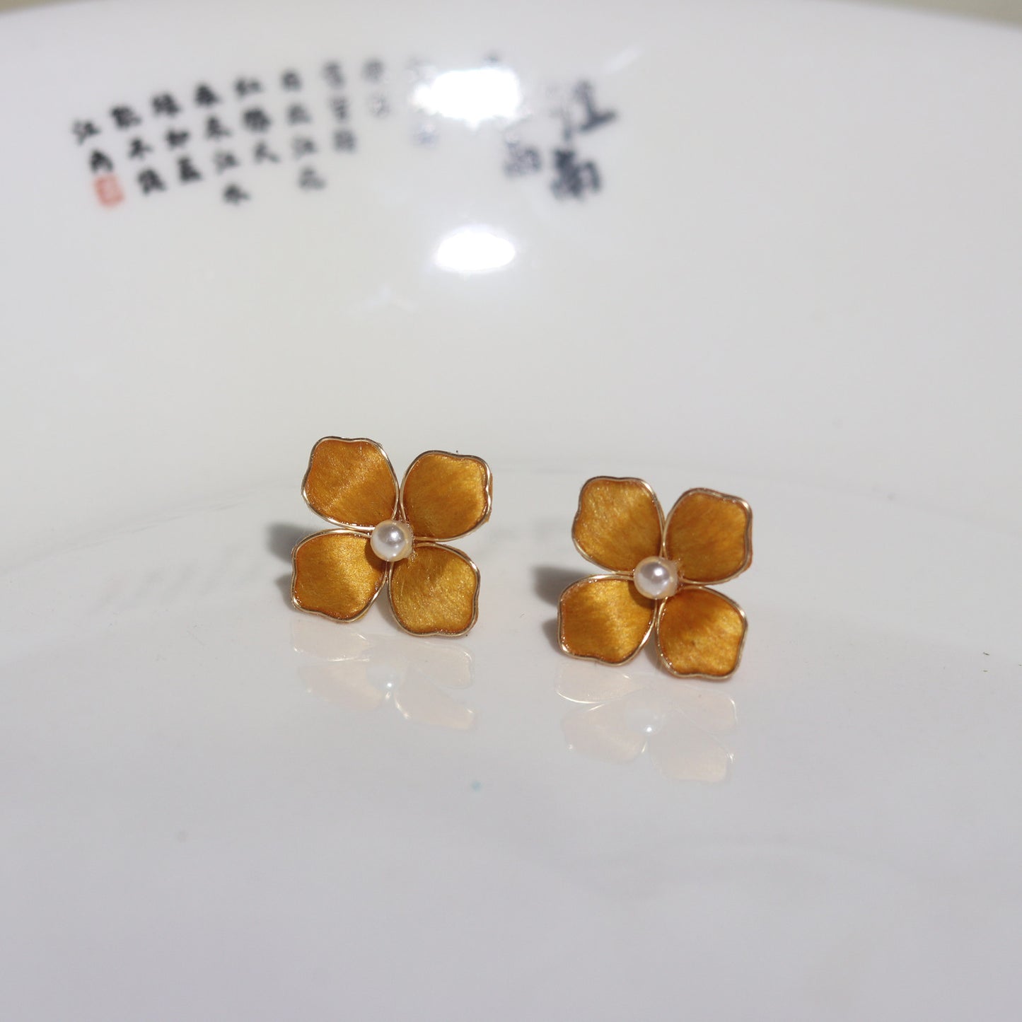 Women's Style Veet Flower Handmade Clover Pearl Han Earrings