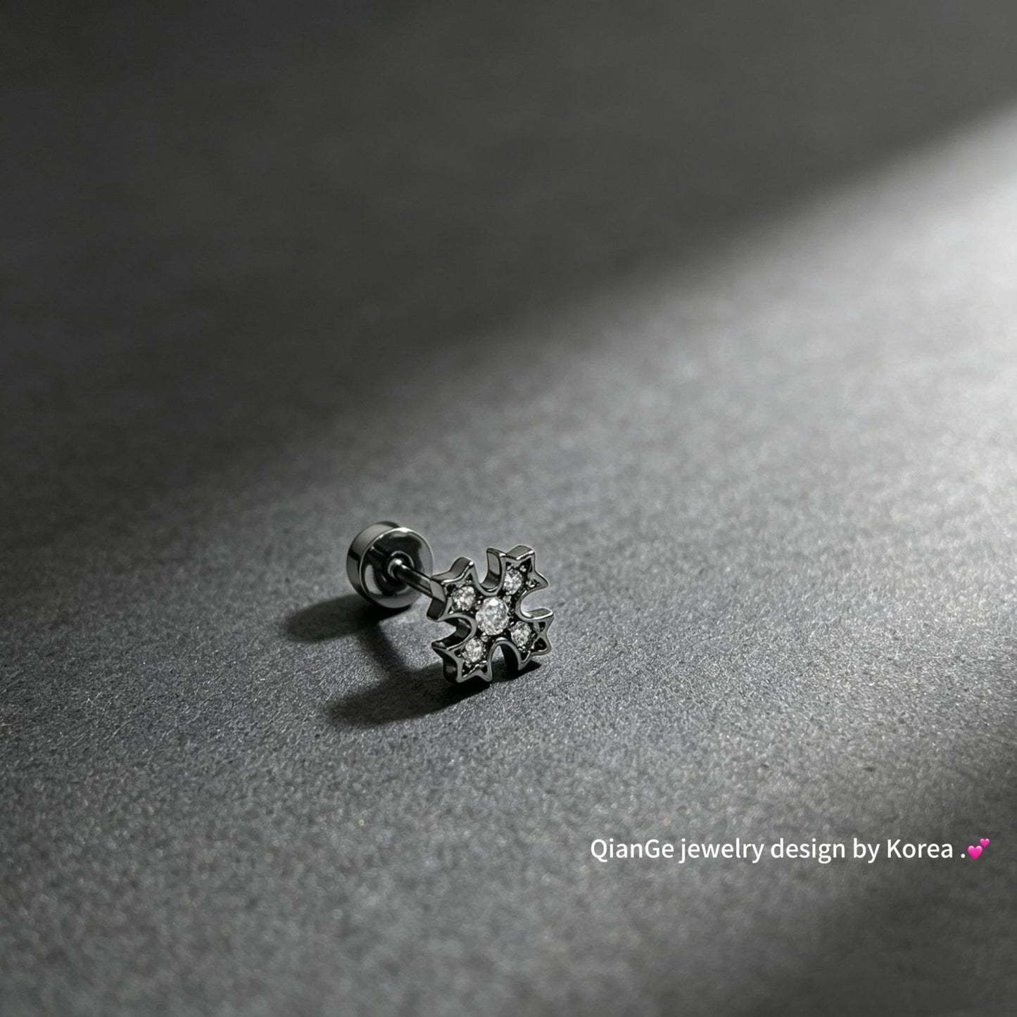 Unisex Style Personalized Hip Hop Pattern Single Ear Bone Screw Stud Earrings