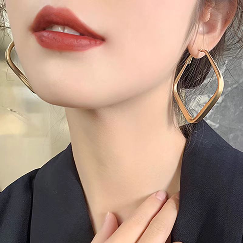 High Profile Generous Summer Rhombus Female Sense Earrings