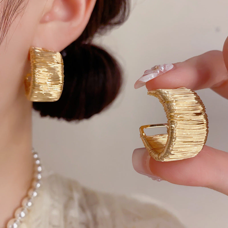 Grandeur Metal Shaped Ear Female Temperament Light Luxury Unique Earrings