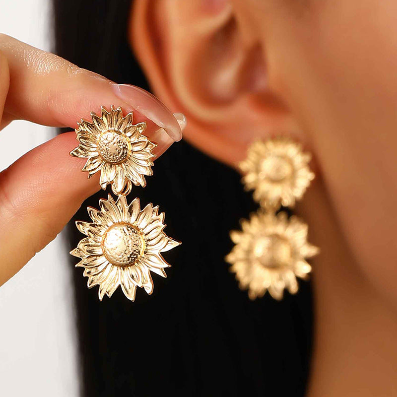 Women's Geometric Glossy Light Luxury High-grade Exaggerated Earrings