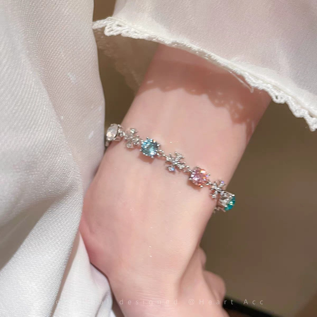 Beautiful Light Luxury High-grade Full Diamond Flash Trendy Temperamental Minority Bracelets