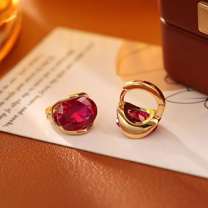 Fashion Simple Elegant Copper Plated Gold Ear Buckle