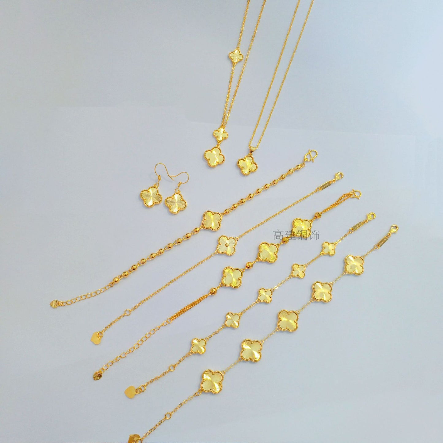 Vietnam Placer Gold Four-leaf Clover Female Simulation Brass Gold-plated Pork Bracelet