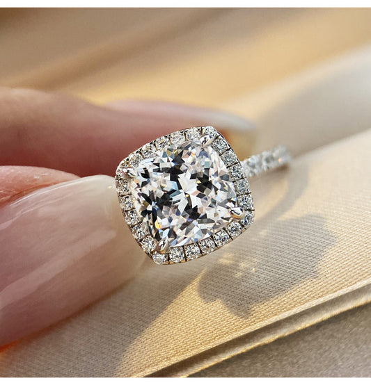 Sier-plated High Carbon Diamond Style Mild Luxury Square 2 Karat Ring