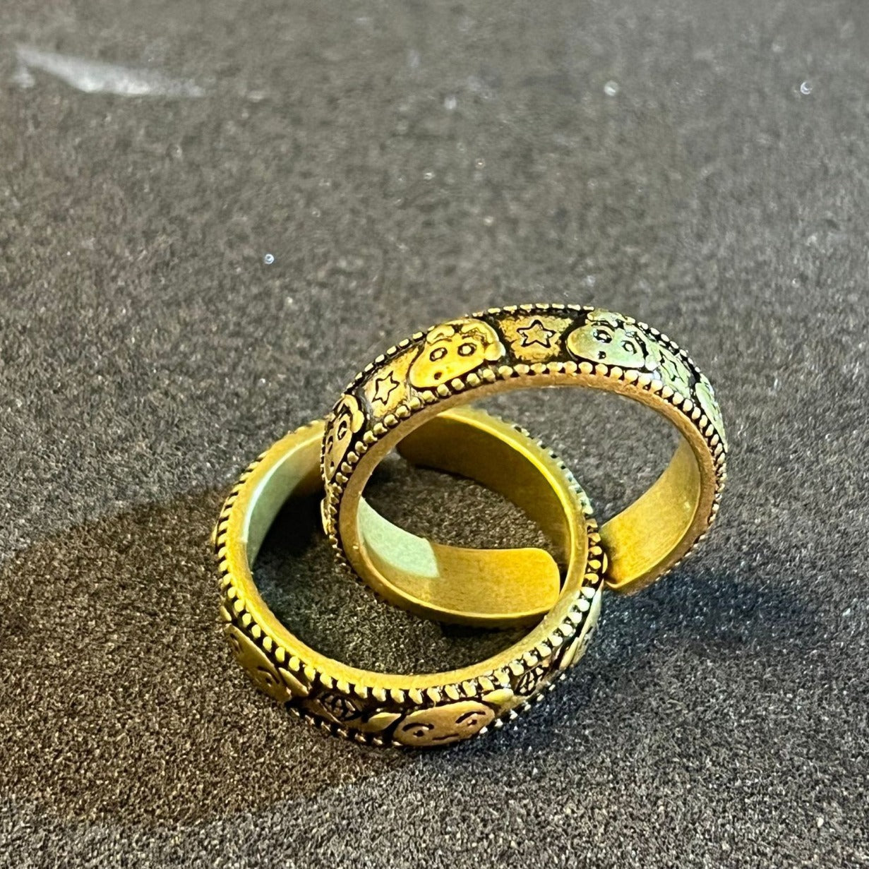 White Retro Black Gold Couple For Rings