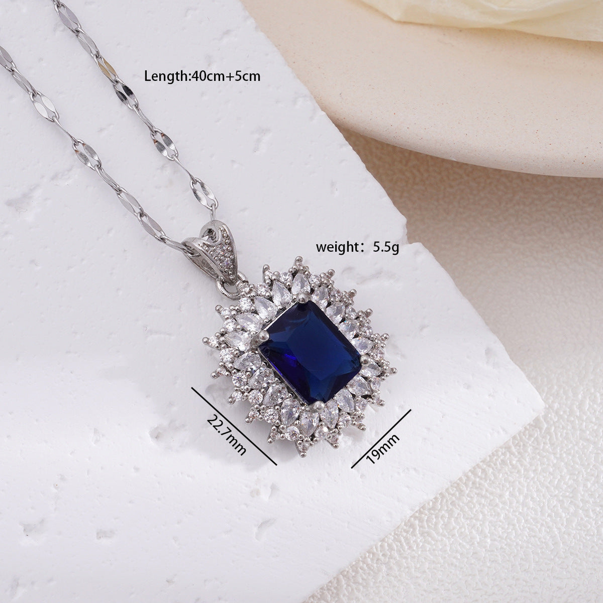 Super Flash Premium Emerald Female Jewelry Necklaces