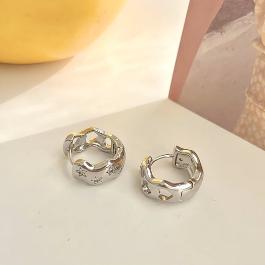 Women's Korean Style Star Hollow Clip Simple Commuter Earrings
