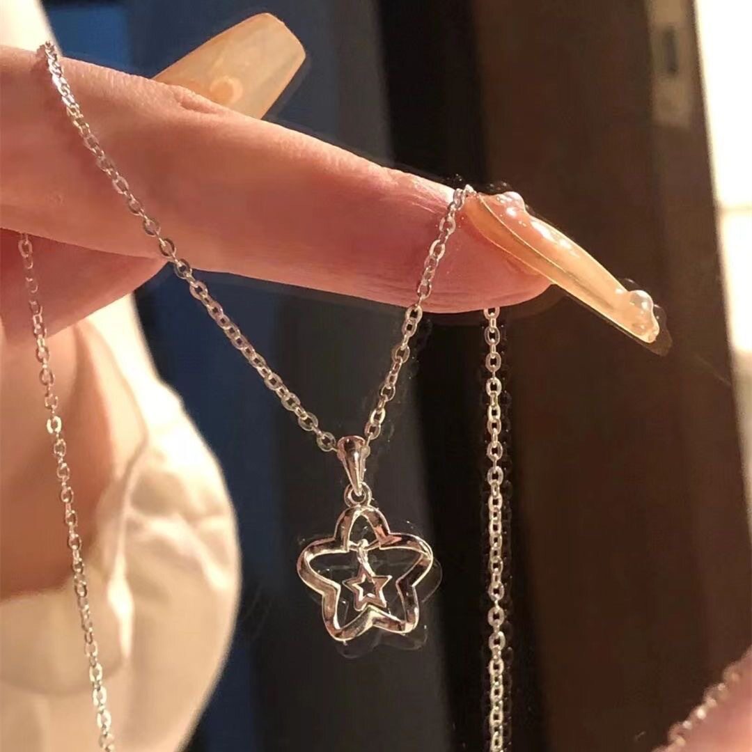 Women's Delicate Heart Light Luxury Graceful Fashionable Butterfly Clavicle Necklace