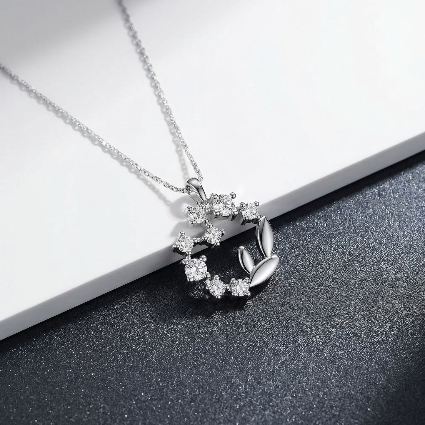Female Flower Clavicle Chain Neck Simple Light Luxury High Sense Necklaces