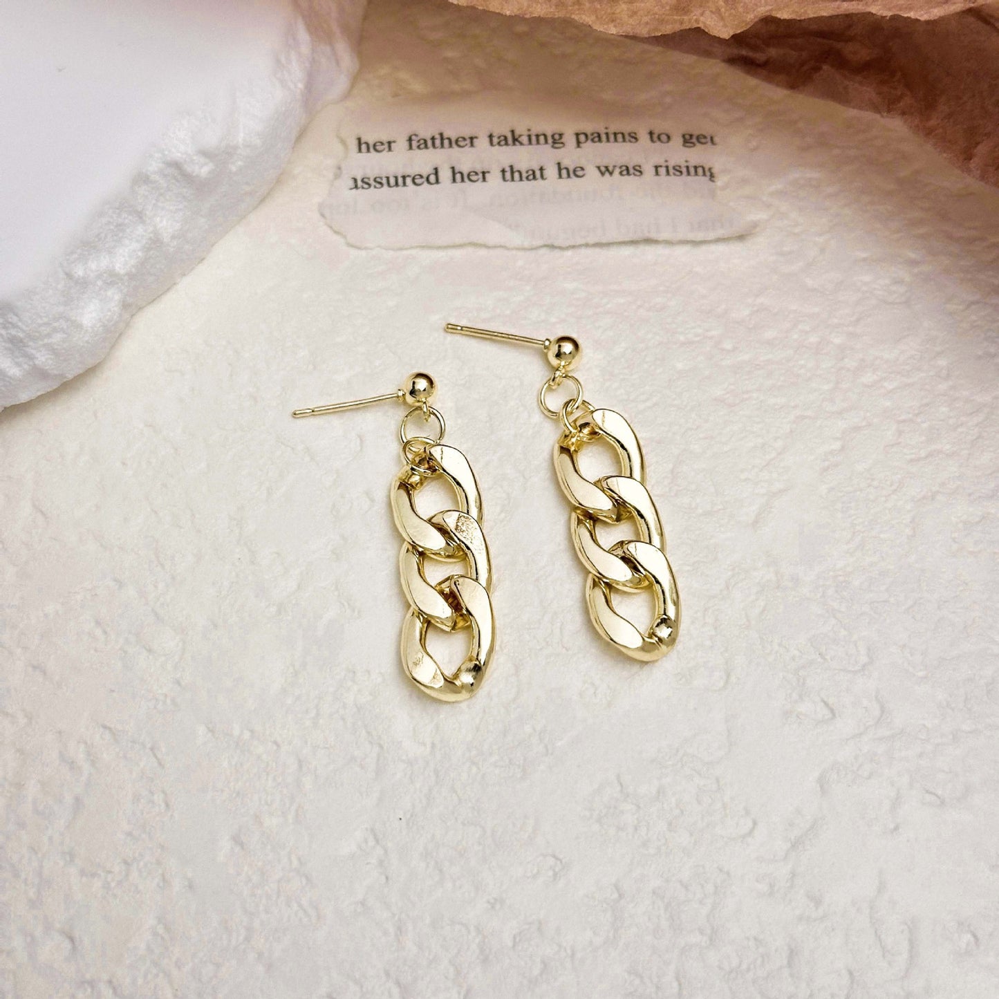 Fashionable Metal Texture Light Luxury Simple Earrings