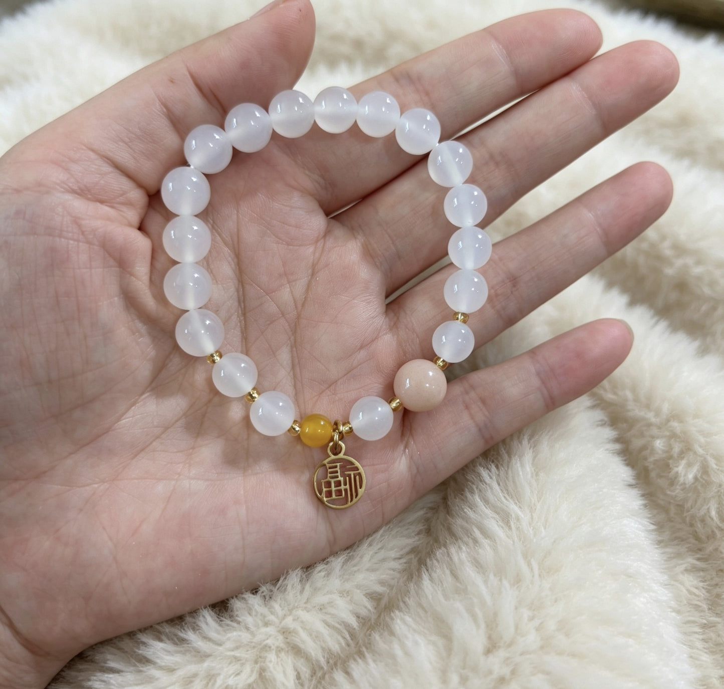Temple White Agate Gourd With Red Strawberry Girlfriend Bracelet