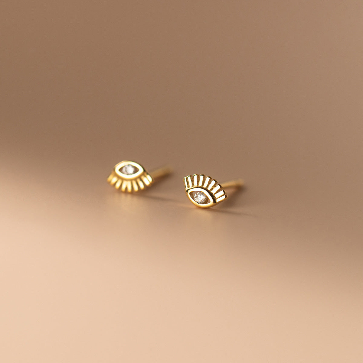 Love Lodge Sier Diamond Eye Female Small Earrings