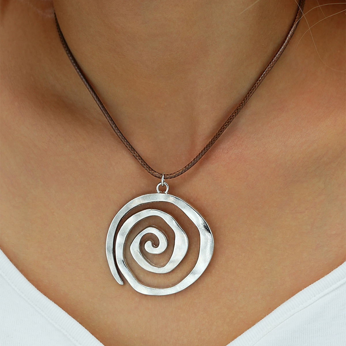 Exaggerated Liquid Flower Simple Metallic Fashion High-grade Necklace