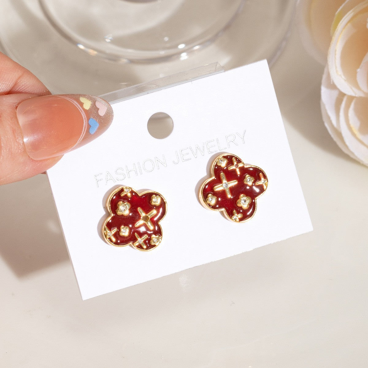 Exquisite Sweet Cutout Fritillary Plate Clover Flower Niche Earrings