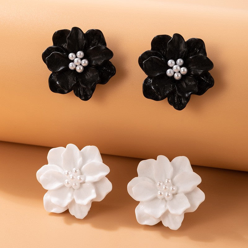 Simple Versatile Beautiful Flowers Fresh Temperament Three-dimensional Earrings