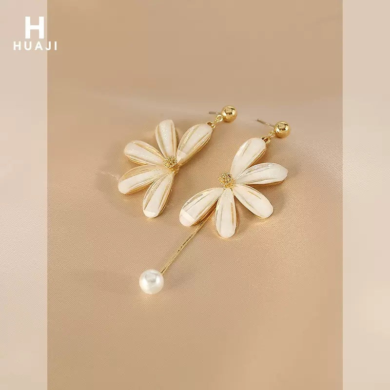 Women's Asymmetric Daisy Super Fairy Summer For Fashionable Earrings