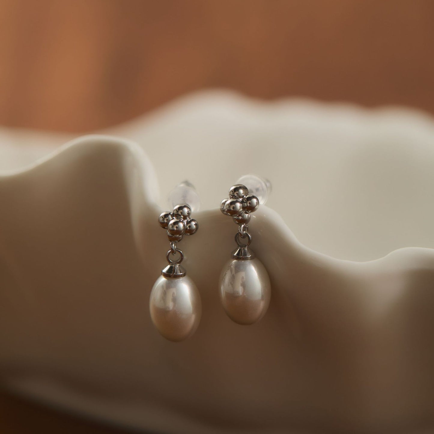 Oliana Simple Pearl Mosquito Coil Elegant Female Ear Earrings