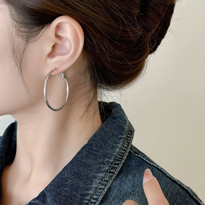 Women's Korean Style Metal Alloy Pearl High-grade Long Stall Light Stud Earrings