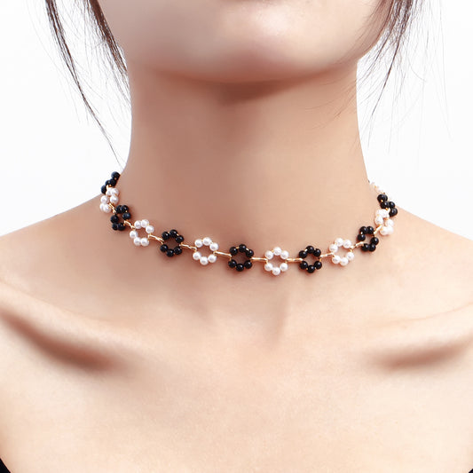 Women's White Gradient Little Daisy Imitation Pearl Beach Style Necklaces