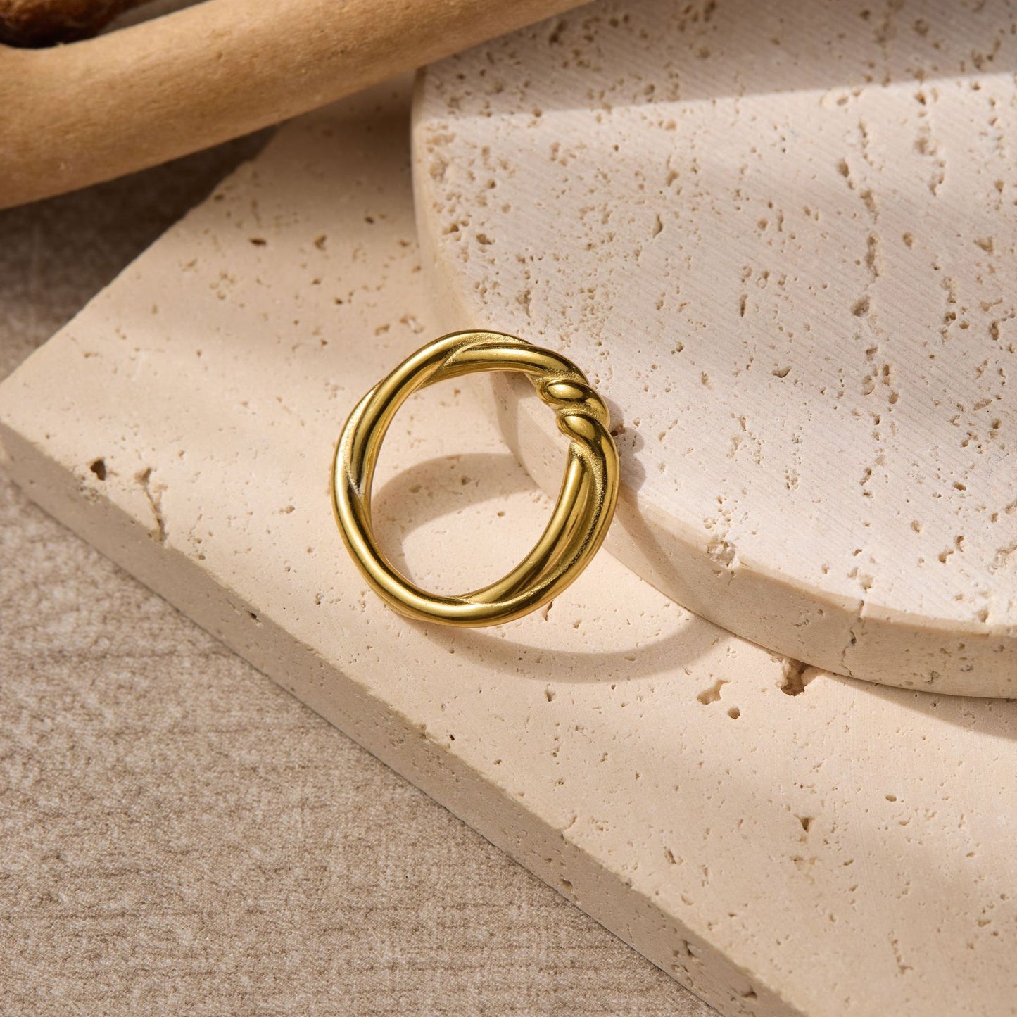 Simple Twist Female Design Index Finger Ring