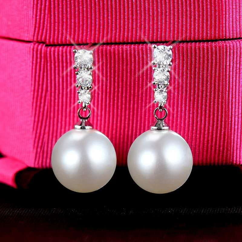 Rhinestone Pearl Long Shell Beads Simple Fashion Personality Stud Earrings
