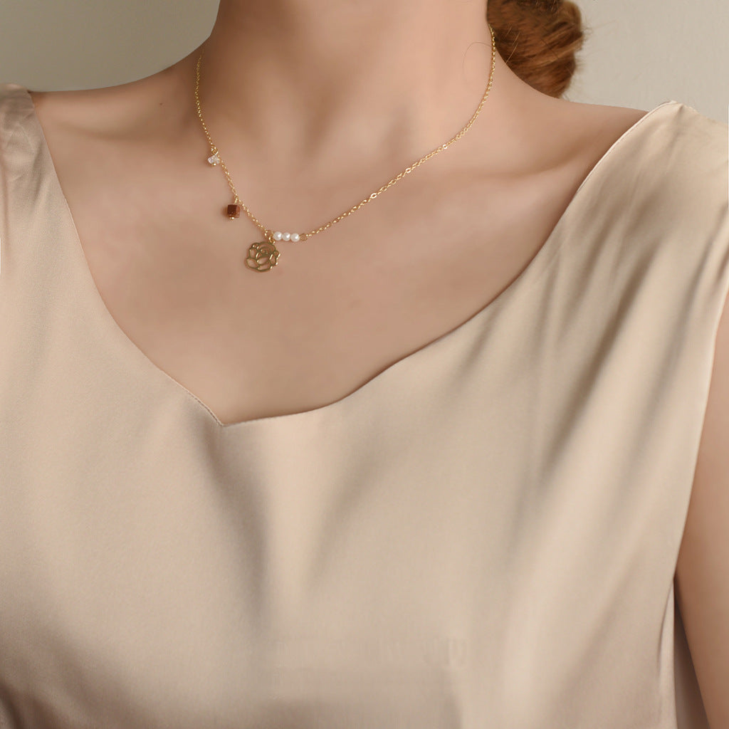 Retro French Gentle Elegant Niche Gold-plated Necklaces