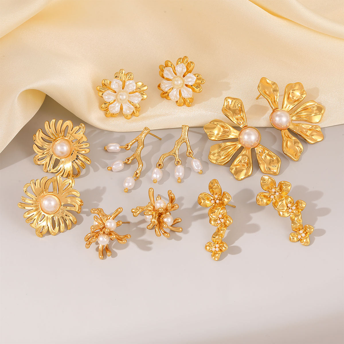 Lines Golden Light Luxury High Sense Pearl-studded Stud Earrings