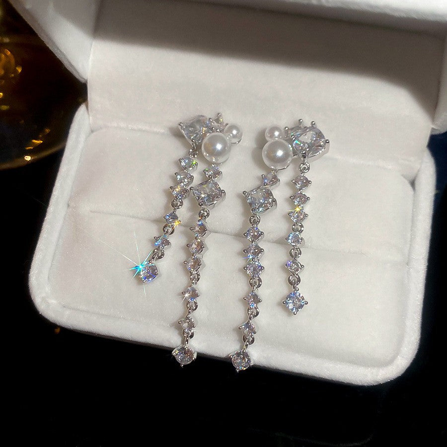 Women's Style Refined Zircon Flower Pearl Light Luxury High-grade Ear Earrings