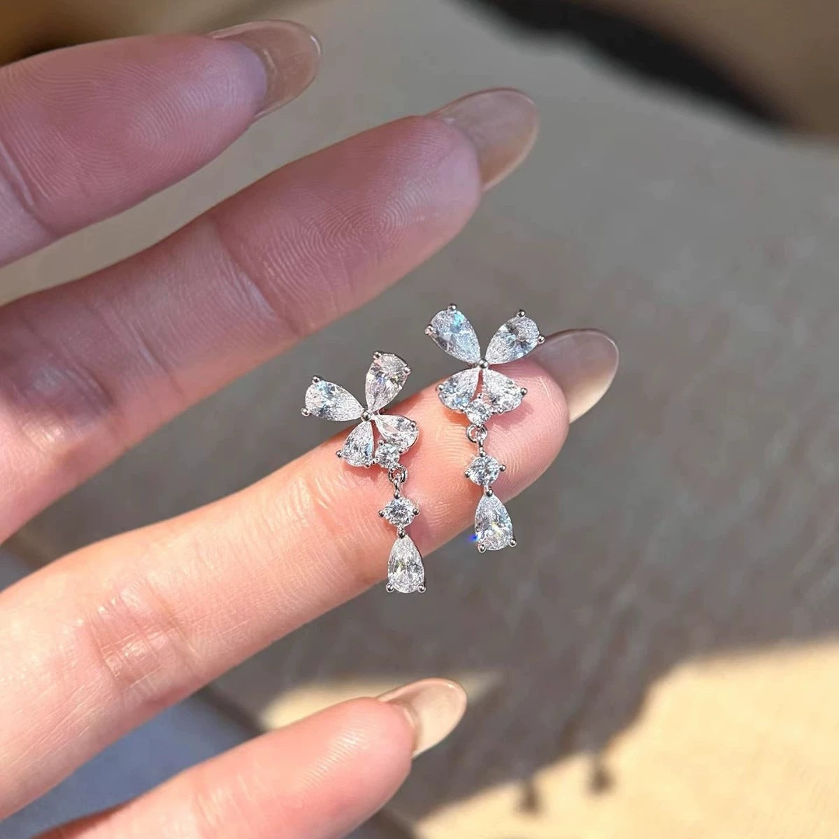 Inlaid Zircon Butterfly Female Light Luxury Minority Earrings