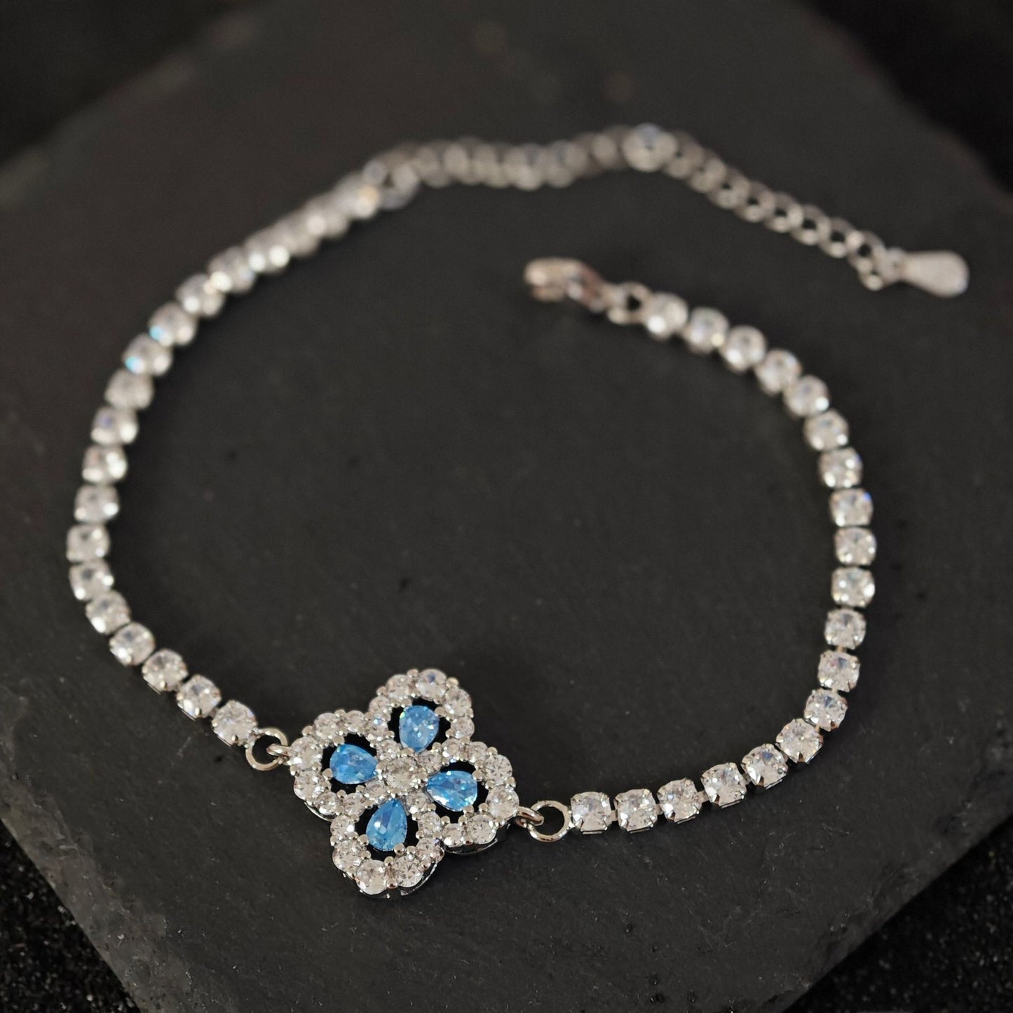 Minority Full Diamond Snowflake Hand Cold Bracelets
