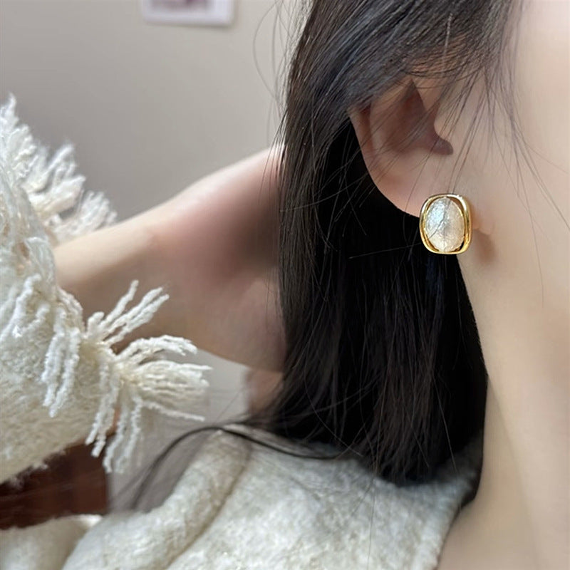 Women's Gentle Vintage Cotton Beads Elegant For Minority Fashion Design Earrings