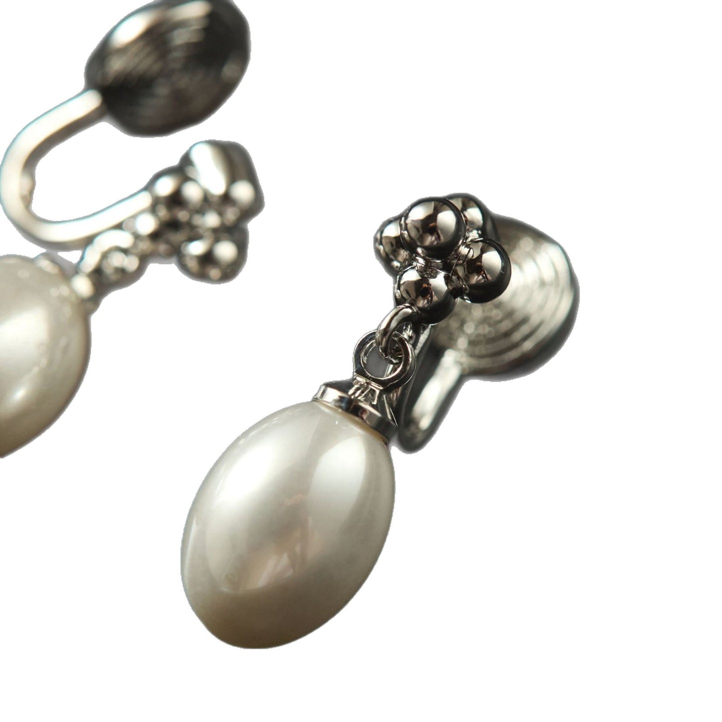 Oliana Simple Pearl Mosquito Coil Elegant Female Ear Earrings