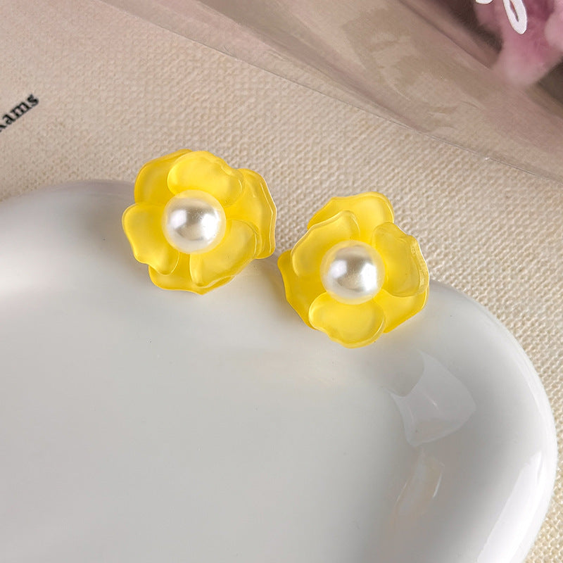 Women's Spring Fresh Flower Pearl Light Luxury Unique Beautiful Stud Earrings