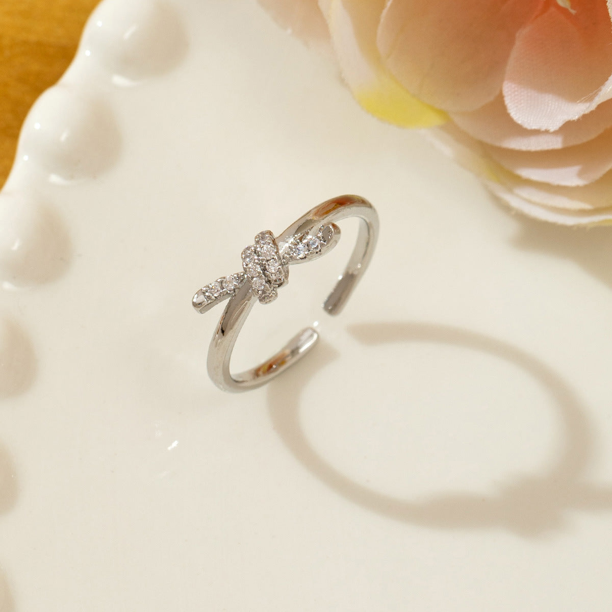 Luxury Cross Design Fashion Open High Sense Index Ring