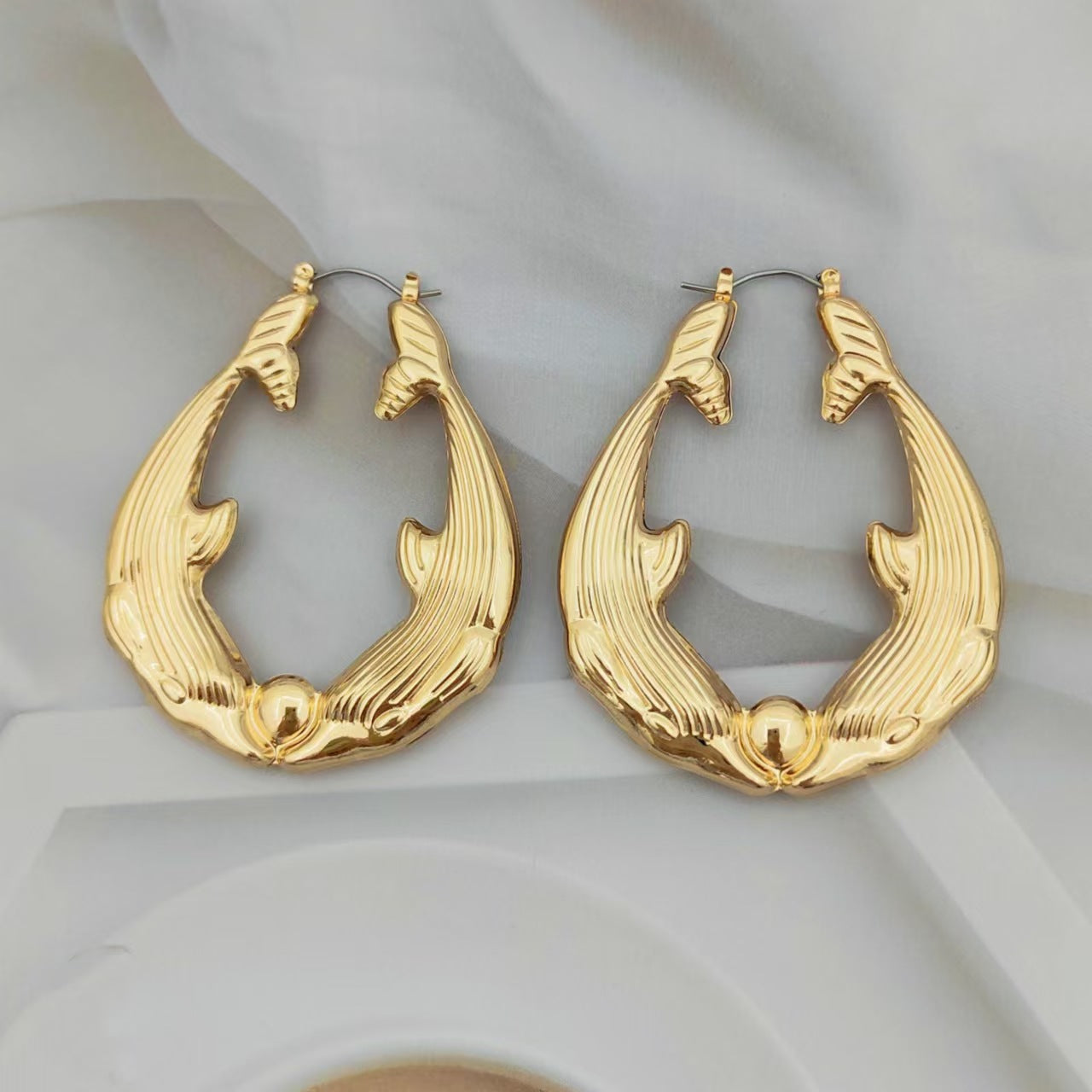 Simple Fashion Dolphin Creative Personality Fish-shaped Earrings