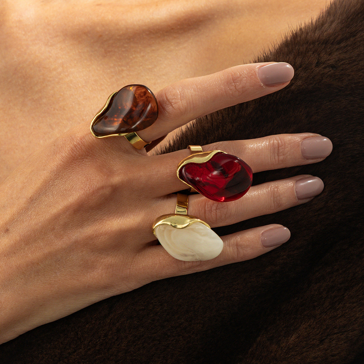Popular Resin Amber Translucent Niche Retro Rings