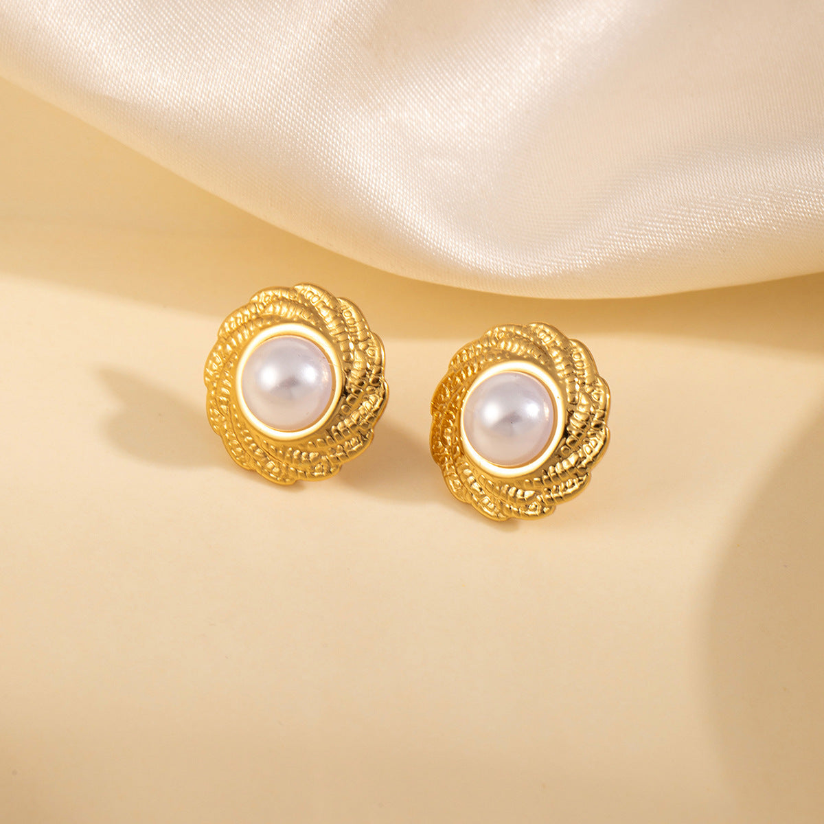 Steel Flower Heart Pearl Female Light Luxury Minority Water Stud Earrings